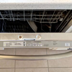 airbnb dishwasher door