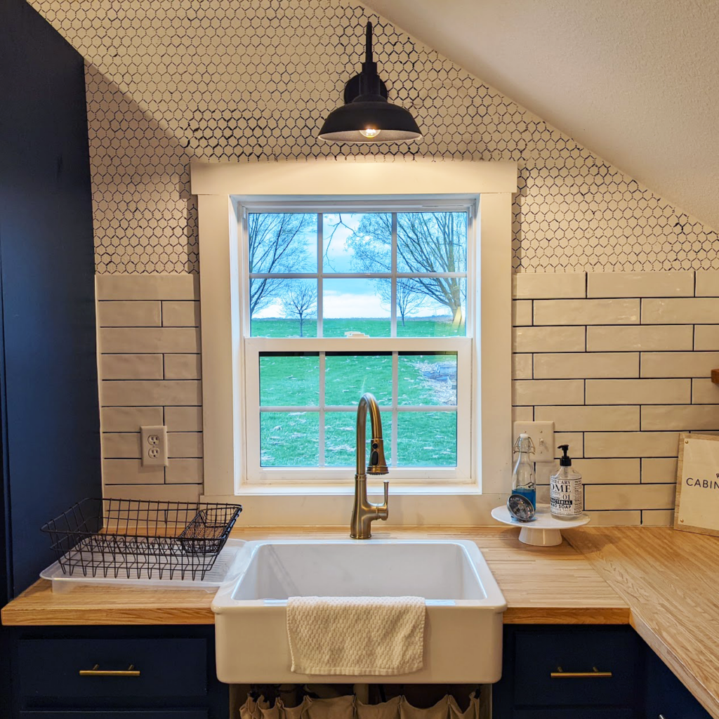airbnb kitchen sink with light
